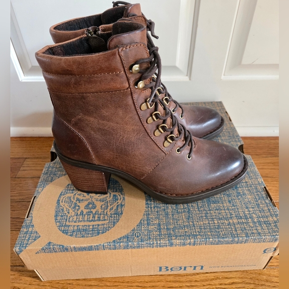 Born Shoes - NWT Born Descent Boots